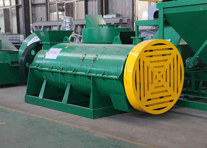 Granulador de fertilizantes para granulação de materiais orgânicos como resíduos de feno, resíduos vegetais e ácido fulvico