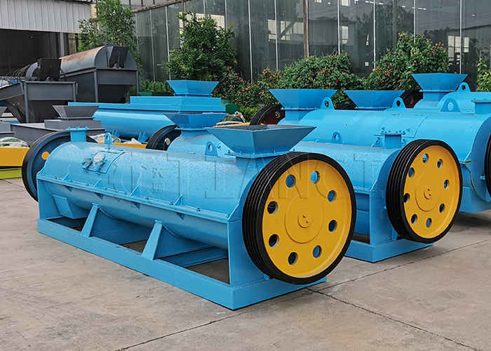 Granulador de fertilizantes para granulação de materiais orgânicos como resíduos de feno, resíduos vegetais e ácido fulvico