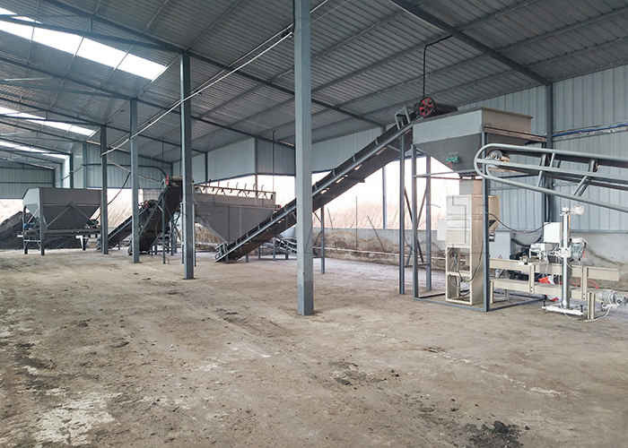 Máquina de fabricação de fertilizantes orgânicos de composto Pó Linha de produção de fertilizantes para esterco de frango