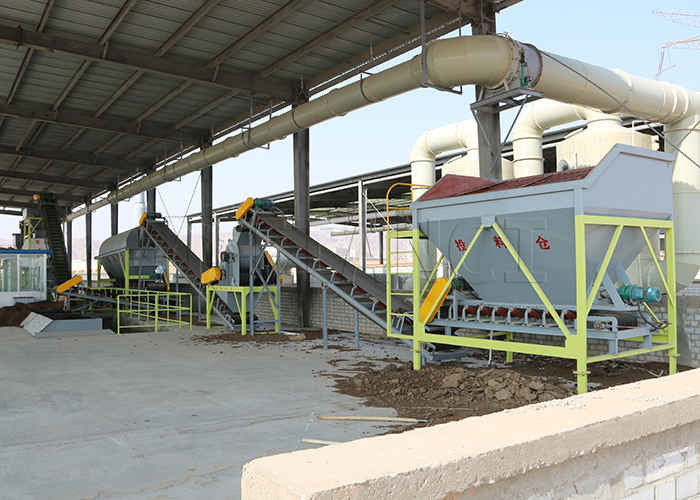 Máquina de fabricação de fertilizantes orgânicos de composto Pó Linha de produção de fertilizantes para esterco de frango